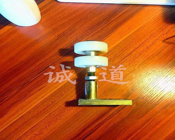 选取隔断配件轨道及滑轮要注意承受力度 选取隔断配件轨道及滑轮要注意承受力度